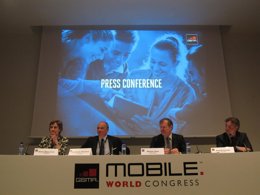 Foto: A.Bouverot (GSMA), S.Richard (Orange), O.Piou (Gemalto) y A.Dauchez Deezer