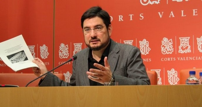 Blanco muestra el informe pericial encargado por Calatrava