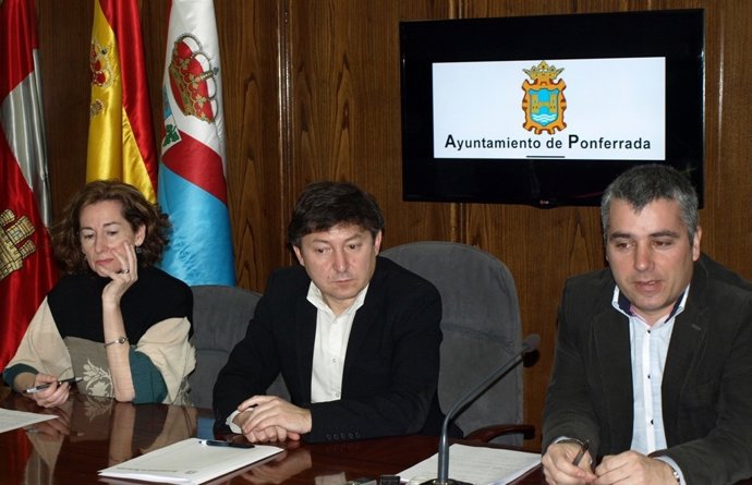 Firma del convenio de colaboración entre Ayuntamiento y CEISS 
