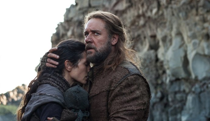 Jennifer Connelly y Russell Crowe en Noé Noah