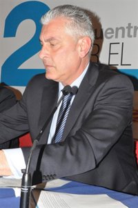 Suárez cree que hay que hacer "una llamada de atención" para que la financiación autonómica tenga en cuenta dispersión