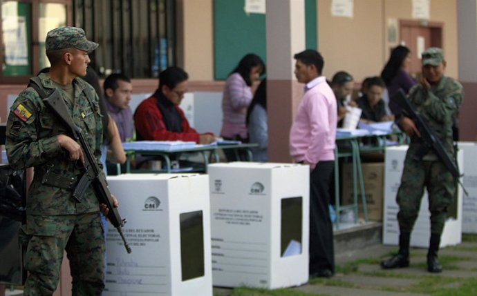 Consulta Popular En Ecuador