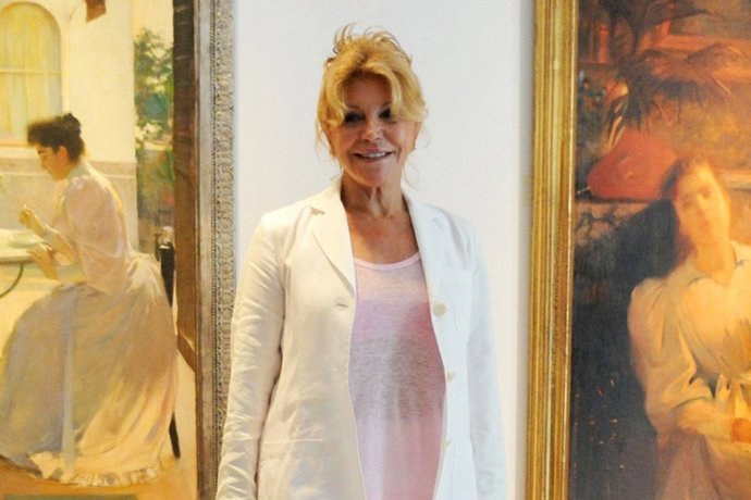 EXCLUSIVA CHANCE: Tita Cervera acude a la exposición de su cuñada, Blanca Cuesta