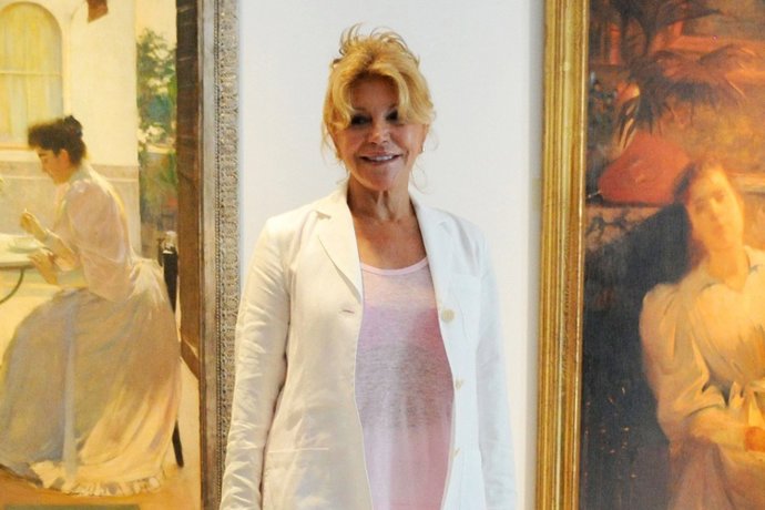 EXCLUSIVA CHANCE: Tita Cervera acude a la exposición de su cuñada, Blanca Cuesta