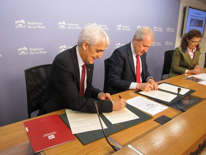 Firma convenio UR y Gobierno sobre Unesco