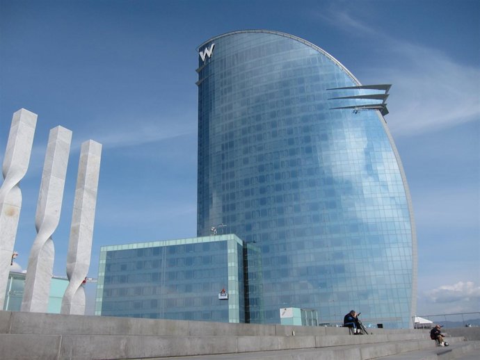 Hotel W de Barcelona, también conocido como Hotel Vela