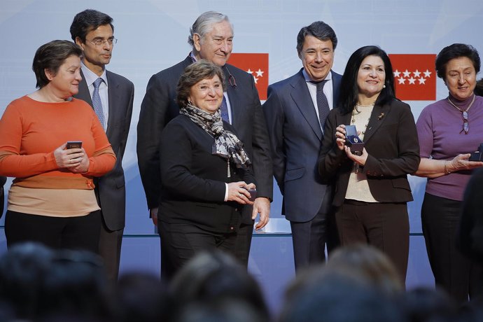 Médicos premiados por la Comunidad