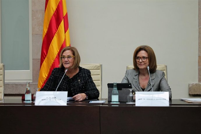 La presidenta del Parlament en la jornada sobre la privacidad en las  'apps'