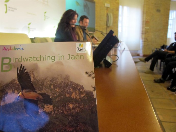 Férriz y Martín presentan la Guía de Turismo Ornitológico en Jaén.