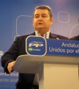 Antonio Sanz en la sede del PP-A