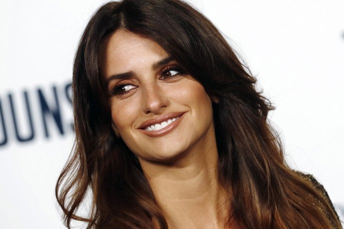 Cast member Penelope Cruz arrives for a special screening of "The Counselor" in 