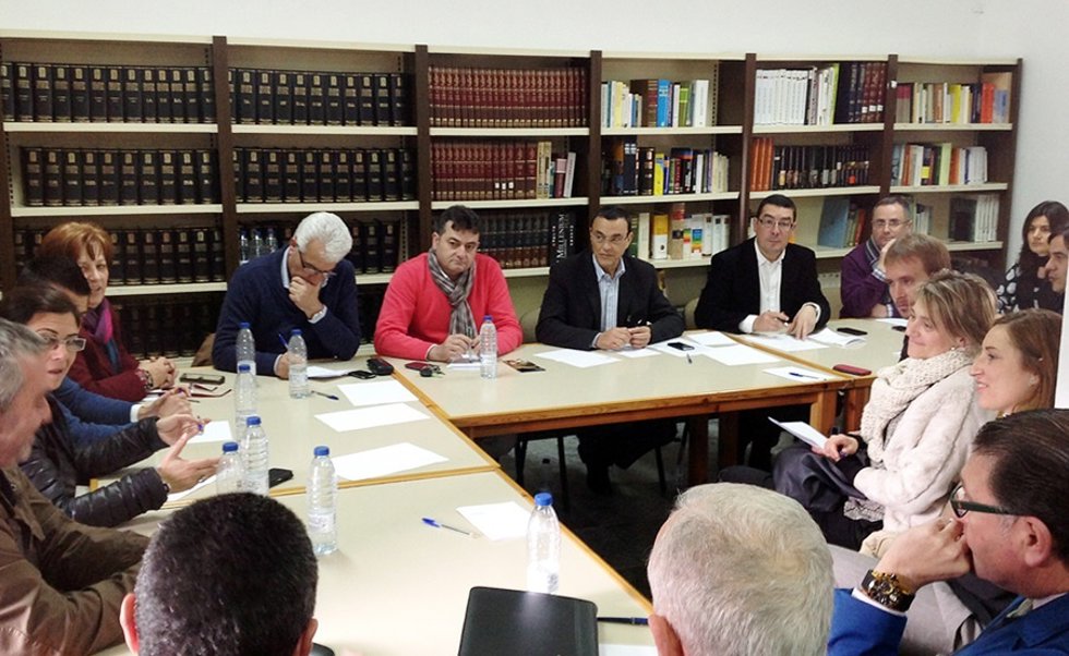 El presidente de la Diputación de Huelva, Ignacio Caraballo, en una reunión.