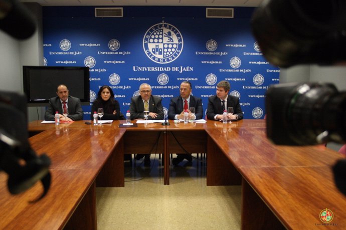 Presentación de cursos de formación para discapacitados en la UJA