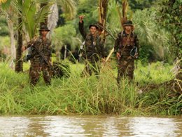 Soldados de Nicaragua en el río San Juan, frontera con Costa Rica