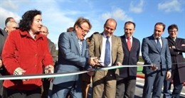 Del Moral inaugura un tramo de carretera en Arroyo de la Luz