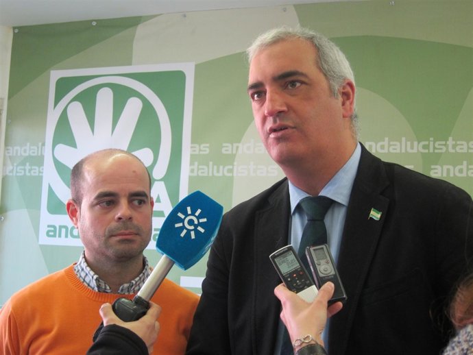 Antonio Jesús Ruiz y Óscar Pérez, en la sede del PA