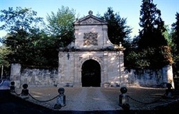 Entrada al Jardín Histórico de Puente San Miguel
