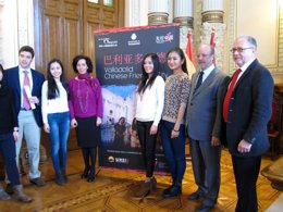 El alcalde, junto a Kurt Grotsch, antes de la firma del convenio.