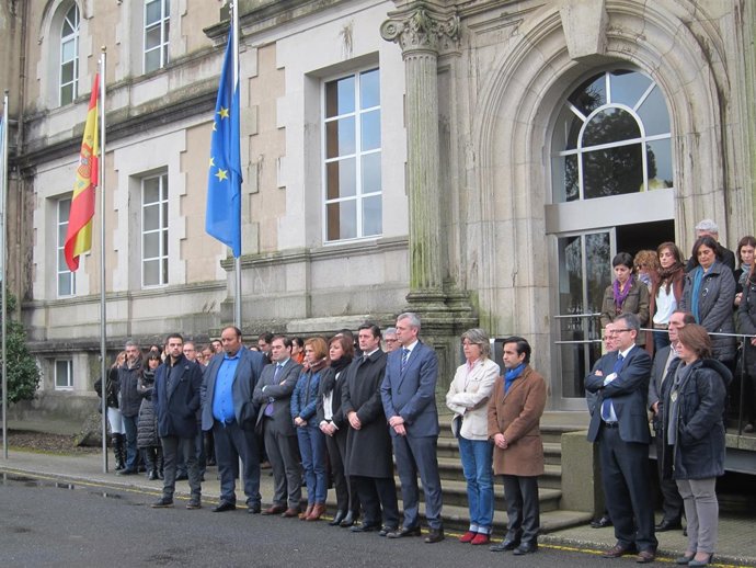 Concentración ante la Xunta para condenar el último caso de violencia de género