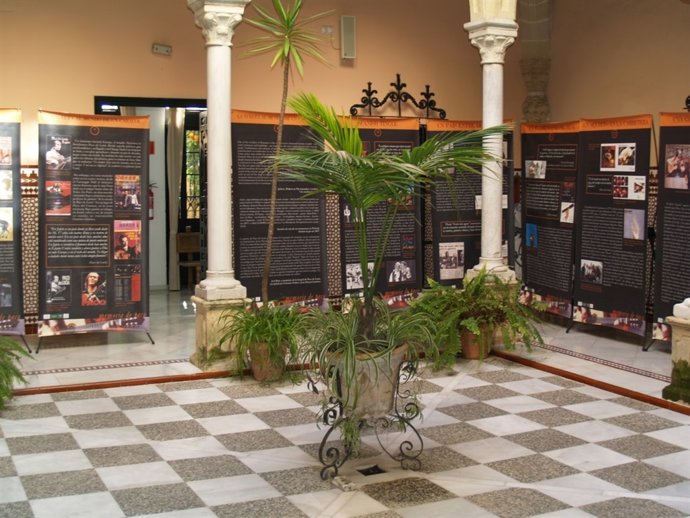 El CADF homenajea al guitarrista Paco de Lucía