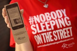 Campaña de Arrels en el MWC para pedir que nadie duerma en la calle