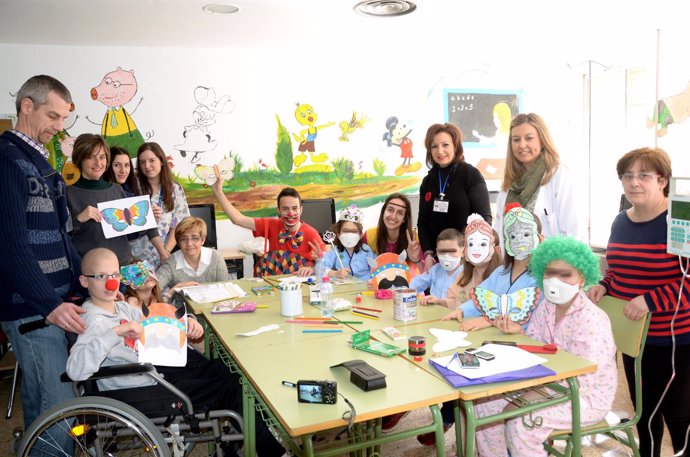 Menores celebran el Carnaval en el Hospital Materno-Infantil de Jaén