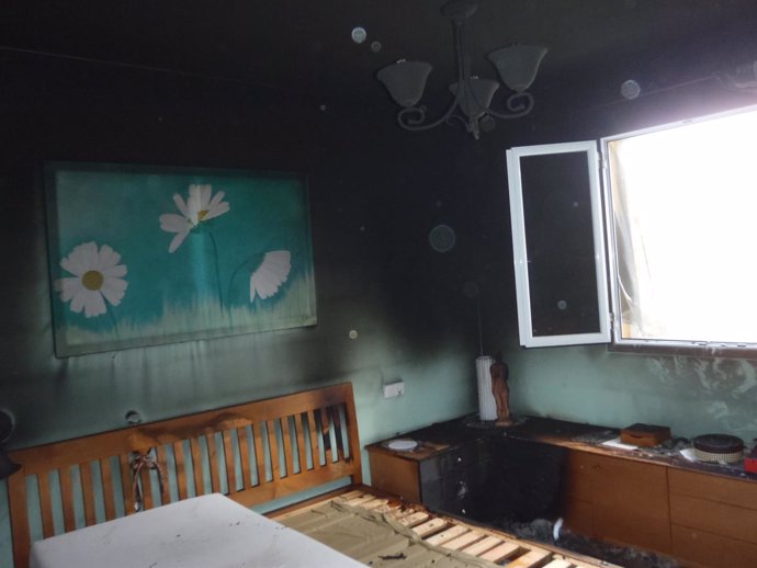 Imagen de una de las habitaciones afectadas por el fuego   