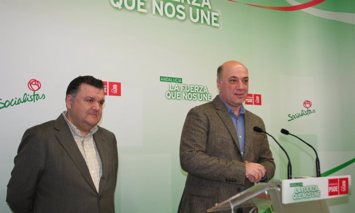 Zurera y Ruiz durante la rueda de prensa en el PSOE