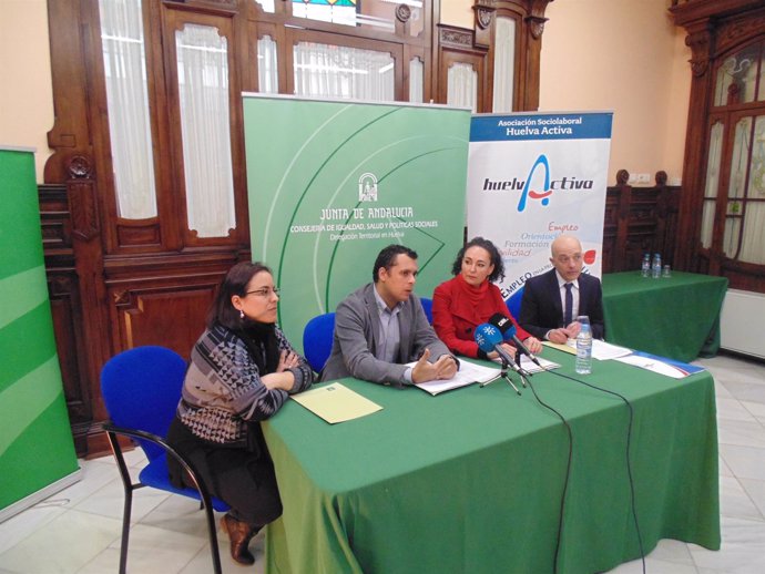 Rueda de prensa en el IAJ de Huelva. 