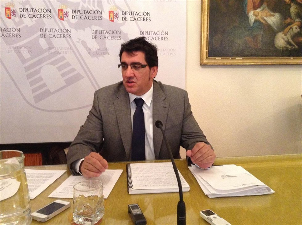 Saturnino López