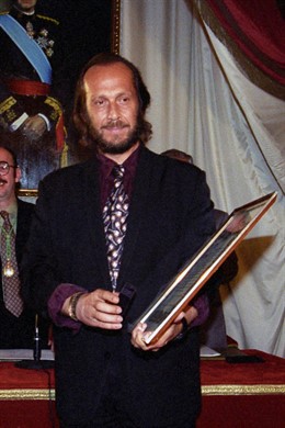 Paco de Lucía recibe el título de Hijo Predilecto de la Povincia de Cádiz (1997)