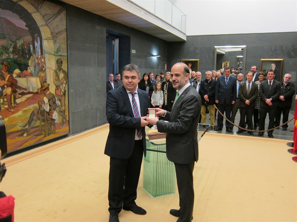 Santos Cerdán junto a Alberto Catalán.