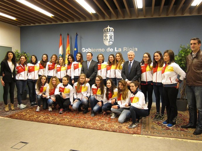 Recepción a componentes de la selección de natación sincronizada