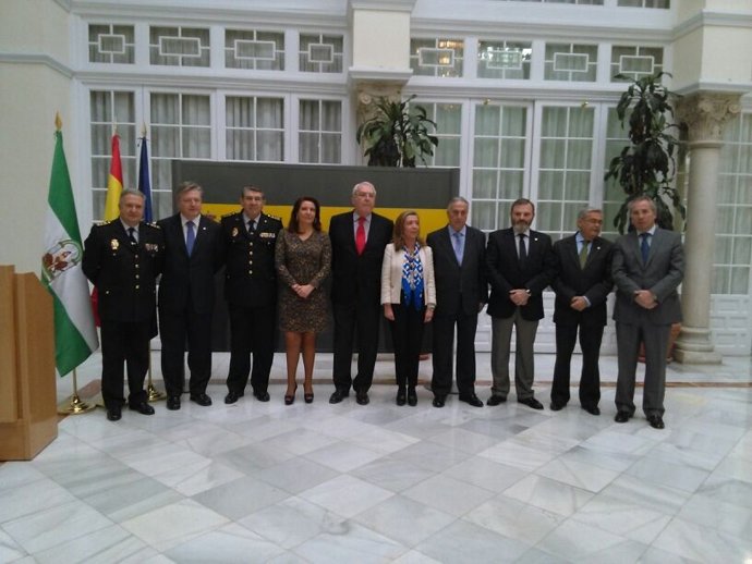 Carmen Crespo, con subdelegados y mandos policiales