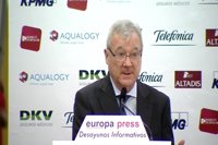 El presidente de Murcia reconoce que la derogación del 'céntimo sanitario' puede ser "un roto" para algunas CCAA