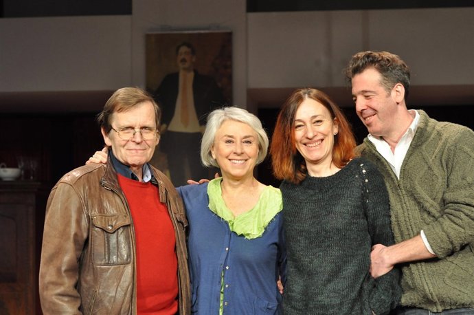 El director y los actores de 'Ritter, Dene, Voss/Retorn'