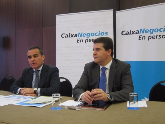 Rafael Herrador, de CaixaBank (izquierda)