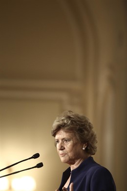 La defensora del Pueblo, Soledad Becerril, en un desayuno