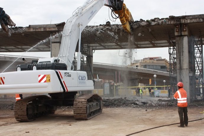 Demolición del tambor de plaza de las Glòries