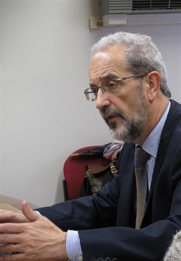 El rector de la USAL, Hernández Ruipérez