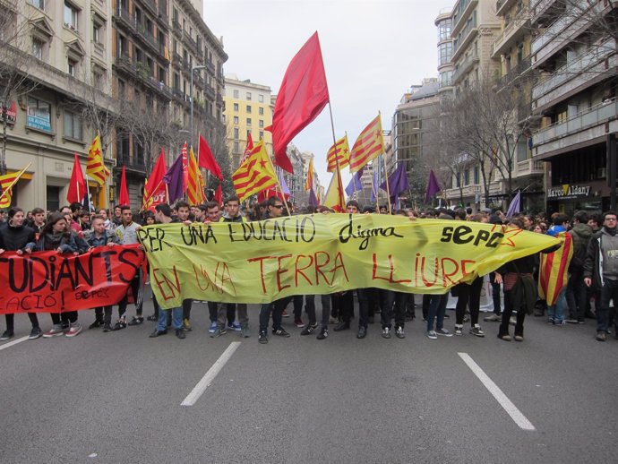 Huelga de estudiantes 27 de febrero en Barcelona manifestación
