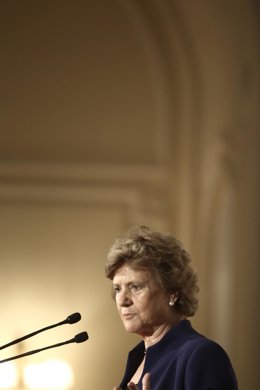 La defensora del Pueblo, Soledad Becerril, en un desayuno