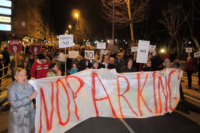 Manifestación contra el aparcamiento de Comuneros