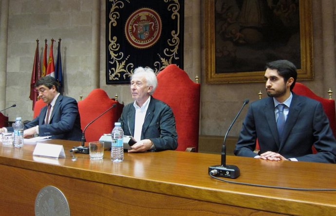 Boadella (c) en unas jornadas en la Universidad de Valladolid