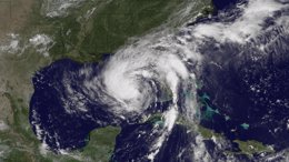 La tormenta tropical Isaac avanza hacia los EEUU