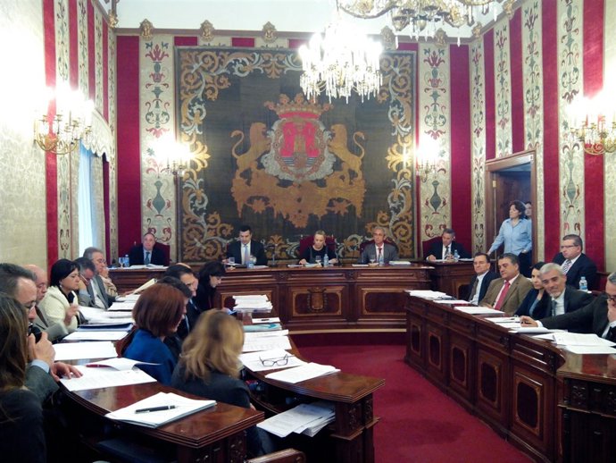 La alcaldesa de Alicante, Sonia Castedo, preside el pleno de este viernes