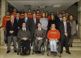 Equipo paralímpico español con la Infanta Elena
