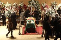 Las muestras de condolencias se suceden en la capilla ardiente de Paco de Lucía