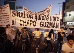 Mexicanos protestan para pedir la libertad del chapo guzman (mexico)