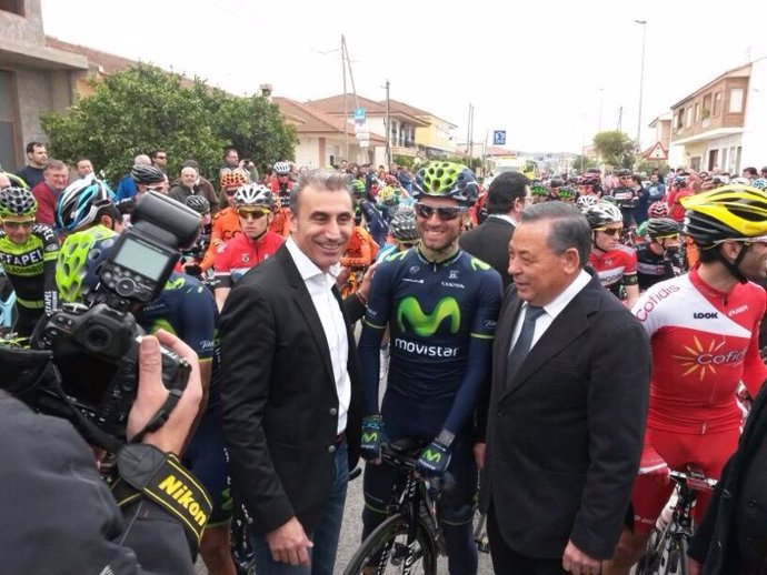 El alcalde de Beniel en la salida junto a Alejandro Valverde